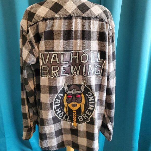 Custom VALHÖLL BREWING Viking Beer Pub Flannel Shacket  Gray/Black Plaid - Large - Picture 2 of 9